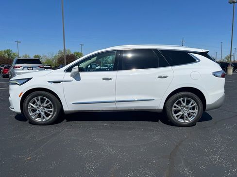 Used 2023 Buick Enclave Essence w/ Experience Buick Package AWD/4WD image 3