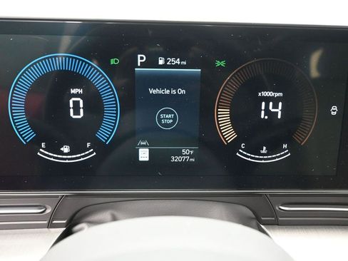 Used 2025 Hyundai Kona SEL image 25