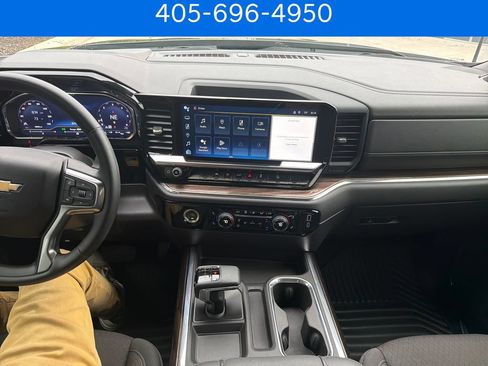 Used 2024 Chevrolet Silverado 1500 LT w/ Z71 Off-Road Package AWD/4WD image 22