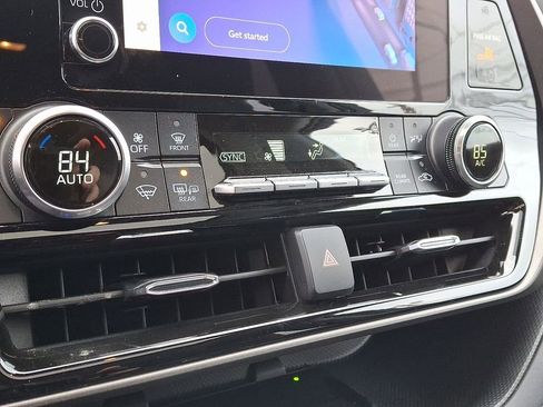 Used 2023 Toyota Highlander XLE image 22