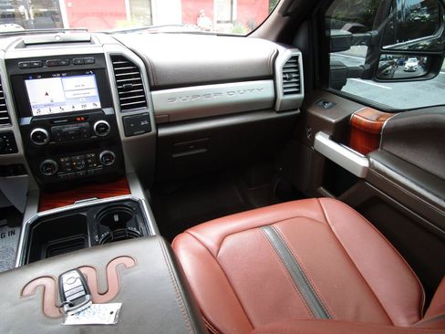 Used 2019 Ford F250 King Ranch w/ King Ranch Ultimate Package AWD/4WD image 11