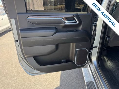 Used 2025 Chevrolet Silverado 2500 LT w/ Convenience Package image 15