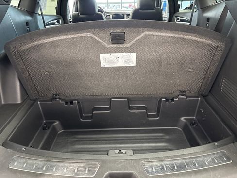 Used 2023 Buick Enclave Essence w/ Experience Buick Package image 38