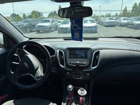 Used 2018 Chevrolet Equinox LT FWD image 5