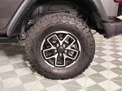 Used 2024 Jeep Wrangler Unlimited Rubicon w/ Technology Group image 19