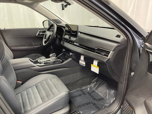 New 2025 Mitsubishi Outlander SE image 29