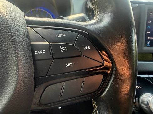 Used 2019 Chrysler Pacifica Touring-L w/ S Appearance Package FWD image 22