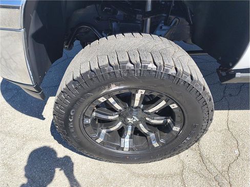 Used 2011 Chevrolet Silverado 2500 LT w/ Interior Plus Package image 20