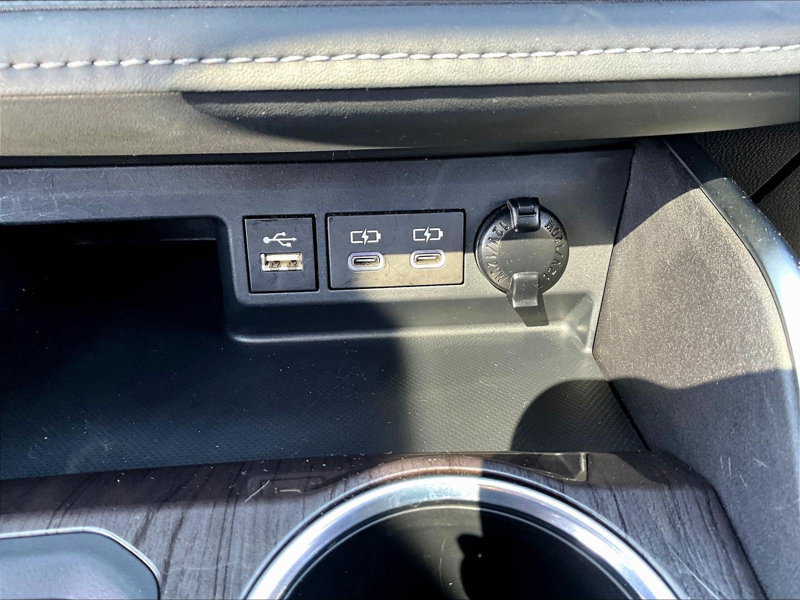 Used 2025 Toyota Highlander Platinum AWD/4WD image 16