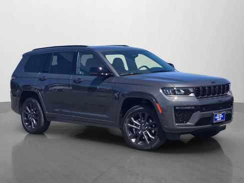 New 2026 Jeep Grand Cherokee L Limited AWD/4WD image 8