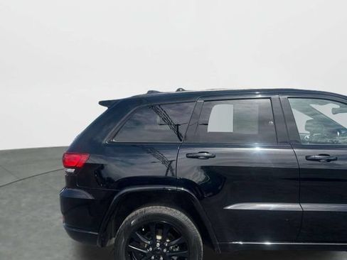 Used 2020 Jeep Grand Cherokee Altitude AWD/4WD image 22
