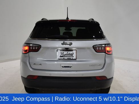 Used 2025 Jeep Compass Limited image 5