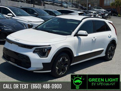 Used 2024 Kia Niro Wind FWD image 1