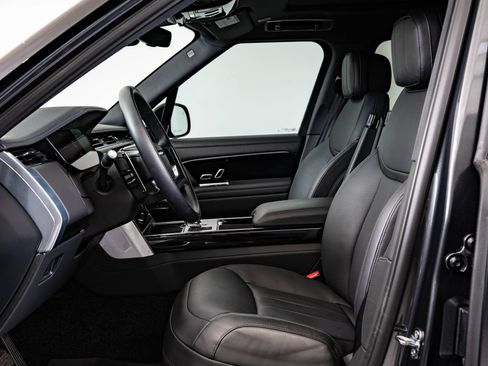 Used 2025 Land Rover Range Rover SE AWD/4WD image 24