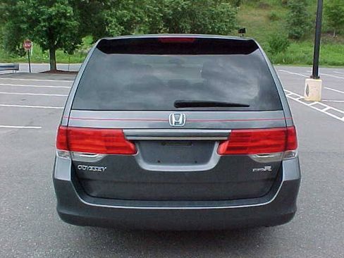 Used 2010 Honda Odyssey LX image 10