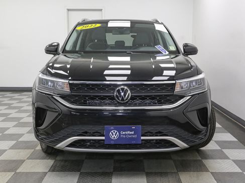 Certified 2022 Volkswagen Taos SE w/ Panoramic Sunroof Package image 4