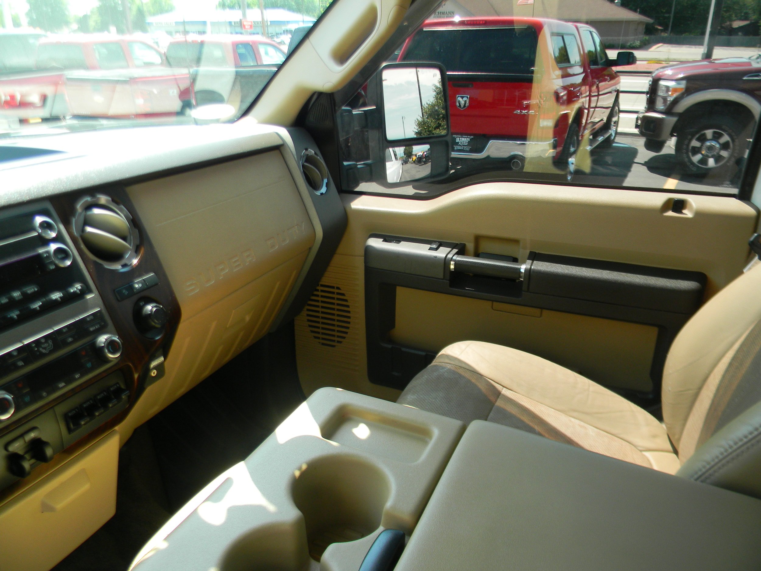 Used 2011 Ford F250 Lariat w/ Lariat Interior Pkg AWD/4WD image 9
