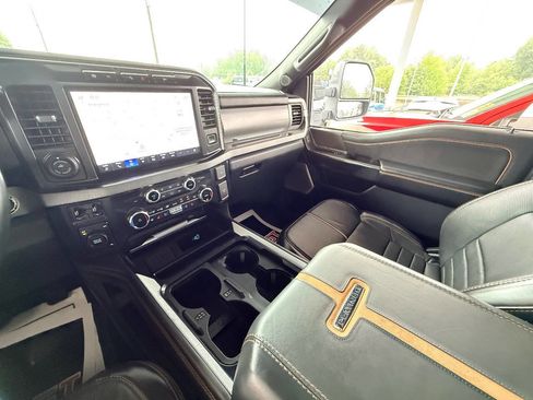 Used 2024 Ford F250 Platinum AWD/4WD image 30