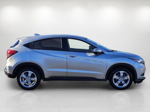 Used 2016 Honda HR-V EX image 4
