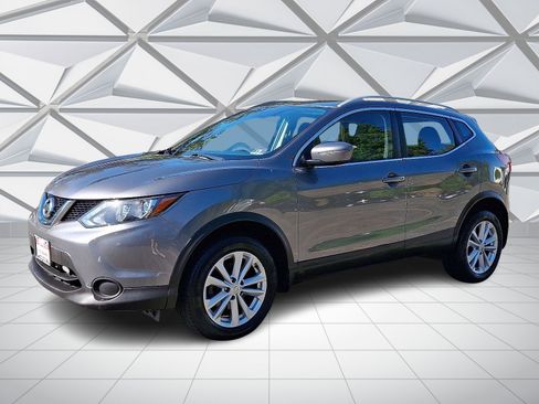 Used 2017 Nissan Rogue Sport SV image 5