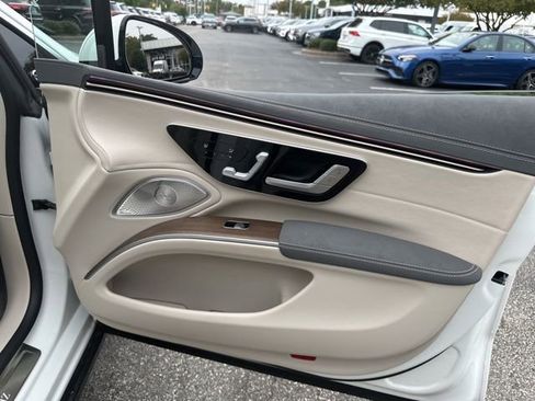 Used 2022 Mercedes-Benz EQS 450+ Sedan image 43