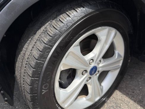 Used 2016 Ford Escape SE w/ Equipment Group 201A FWD image 29