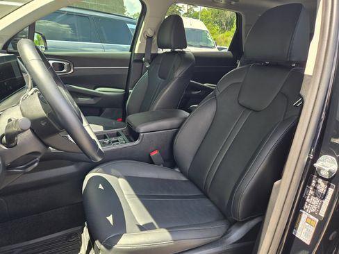 Used 2025 Kia Sorento S w/ Panoramic Sunroof Package FWD image 22