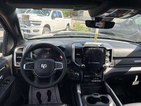 New 2026 RAM 1500 Big Horn AWD/4WD image 13