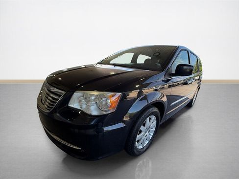 Used 2015 Chrysler Town & Country Touring w/ Driver Convenience Group FWD image 8