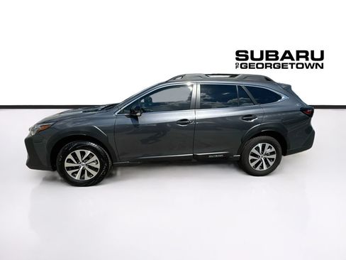 Used 2025 Subaru Outback Premium AWD/4WD image 4