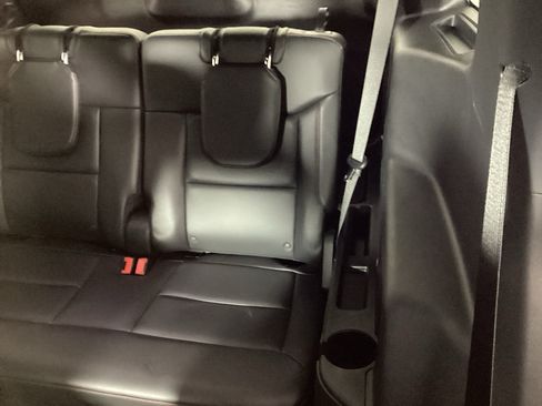 Used 2025 Ford Explorer ST-Line AWD/4WD image 15