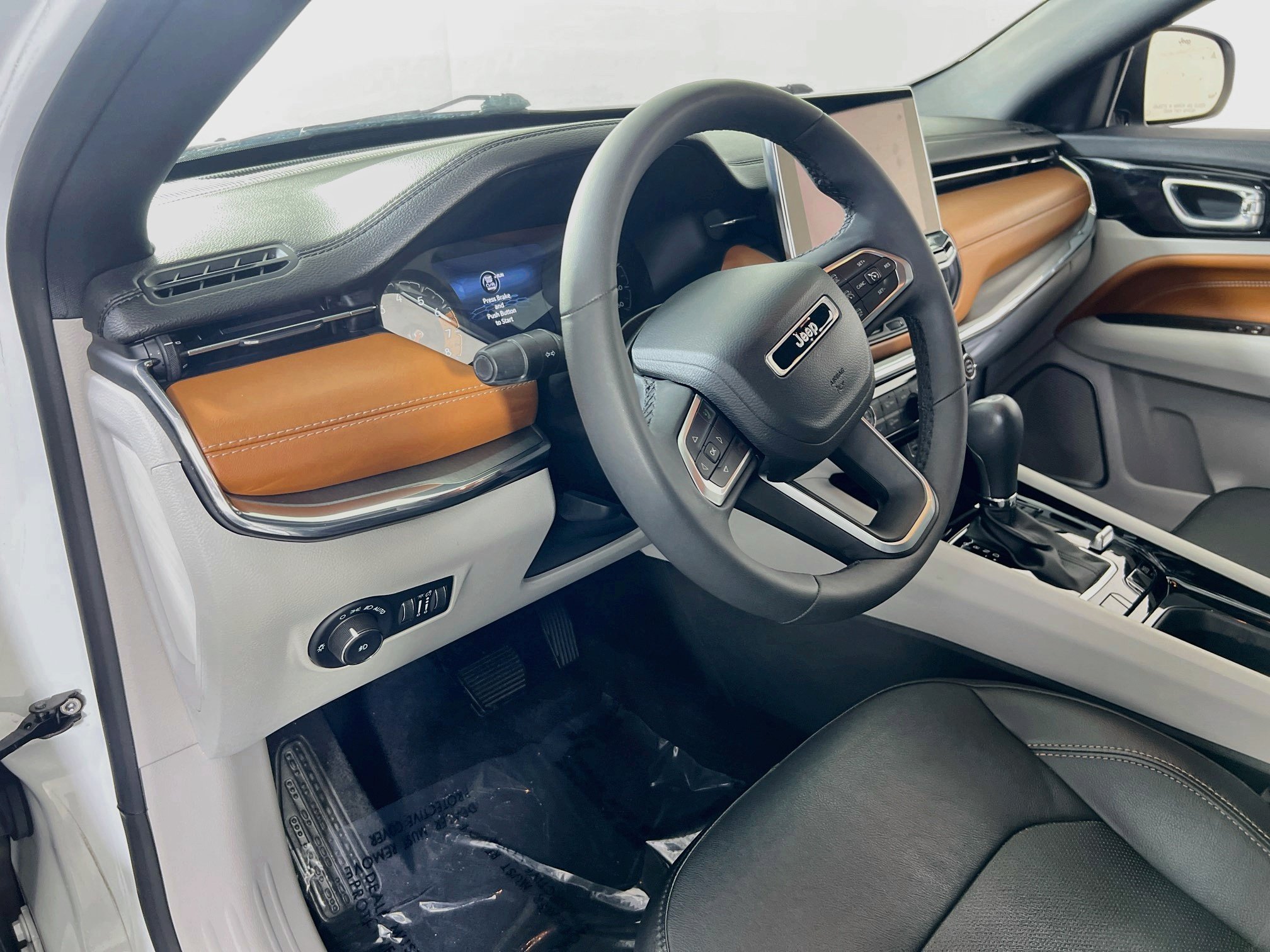 Used 2023 Jeep Compass Limited AWD/4WD image 9