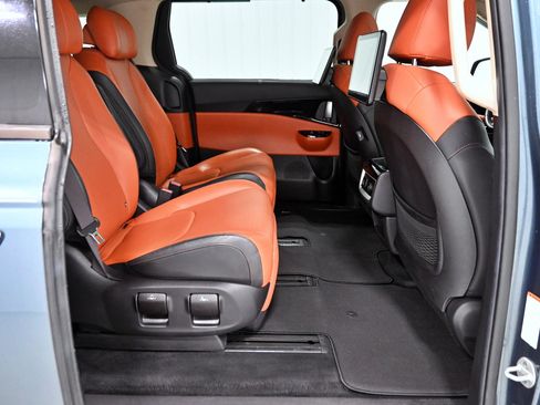Used 2022 Kia Carnival SX Prestige FWD image 31