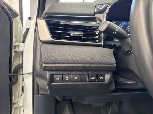 Certified 2025 Toyota Camry LE w/ Convenience Package image 32