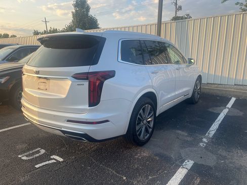 Used 2020 Cadillac XT6 Premium Luxury w/ Platinum Package FWD image 4