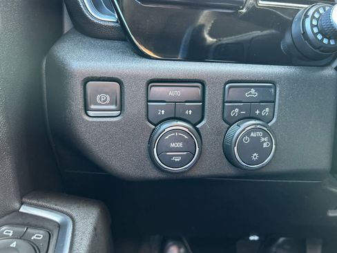 Used 2022 Chevrolet Silverado 1500 LT image 25