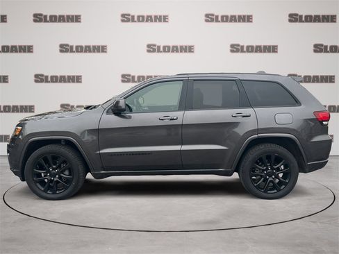 Used 2020 Jeep Grand Cherokee Altitude image 2
