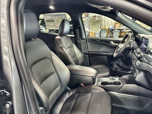 New 2026 Ford Escape ST-Line w/ Cold Weather Package FWD image 30