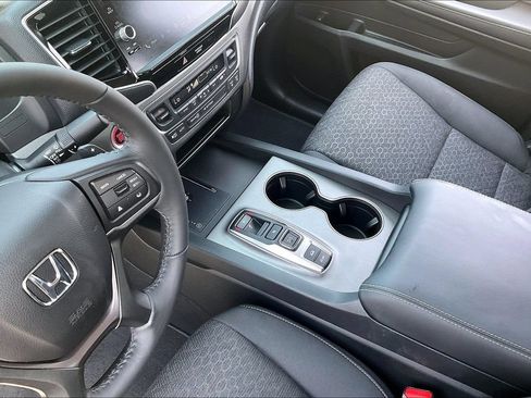 Used 2024 Honda Ridgeline Sport image 18