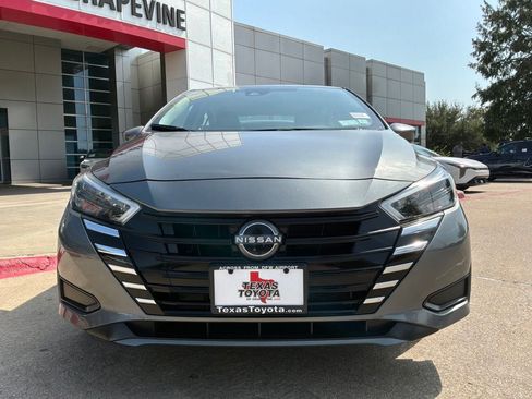 Used 2025 Nissan Versa SV FWD image 3