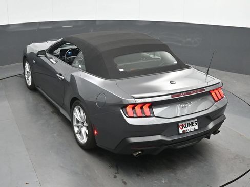 Used 2025 Ford Mustang GT Premium RWD image 39