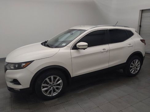 Used 2020 Nissan Rogue Sport SV w/ Technology Package FWD image 2