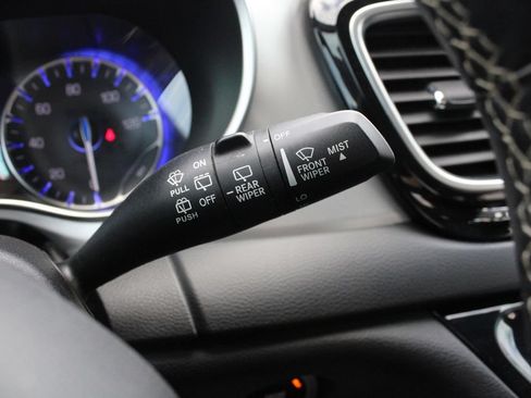 Used 2019 Chrysler Pacifica Touring-L Plus w/ S Appearance Package FWD image 13