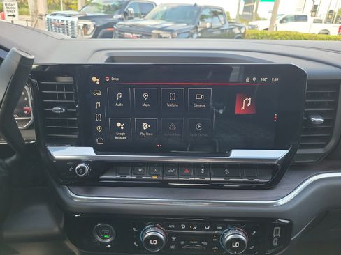 Used 2024 GMC Sierra 1500 SLT AWD/4WD image 22