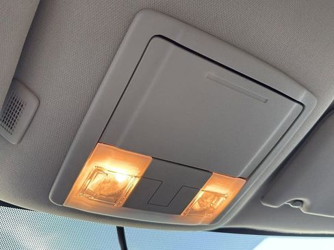 Used 2012 Ford Edge Limited image 18