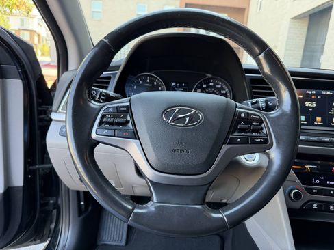 Used 2018 Hyundai Elantra Value Edition FWD image 17