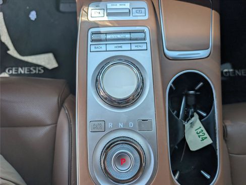 Used 2022 Genesis GV70 2.5T w/ Advanced Package AWD/4WD image 19