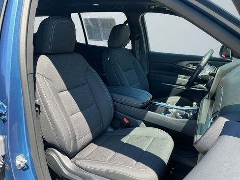 Used 2025 Chevrolet Traverse LT w/ Enhanced Driving Package FWD image 16