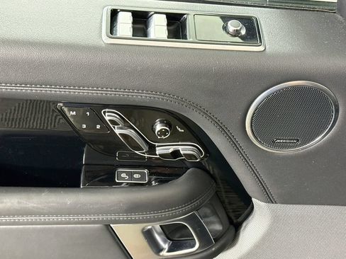 Used 2020 Land Rover Range Rover HSE AWD/4WD image 25