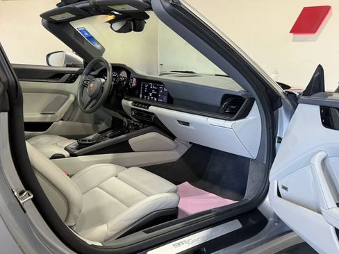 Used 2021 Porsche 911 AWD/4WD image 27